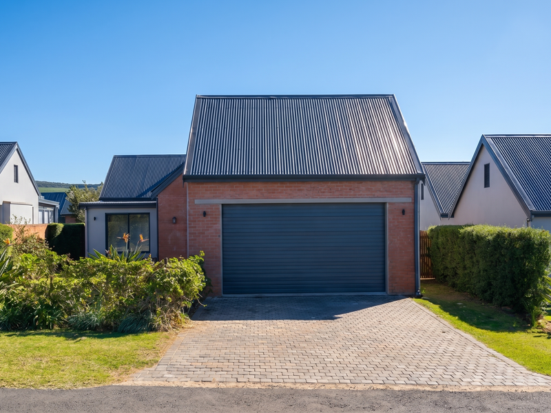 Effortless Estate Living in the Heart of The Vineyards, St Johns Village - Photo 2