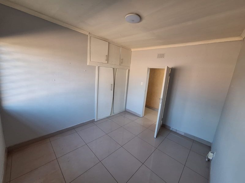 Spacious Family Home in a Prime Central Location - Photo 9