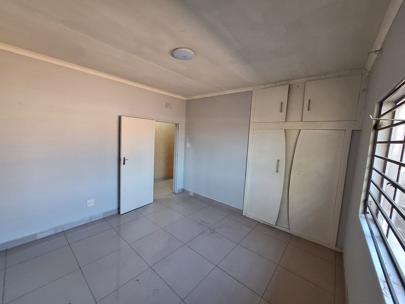 Spacious Family Home in a Prime Central Location - Photo 6