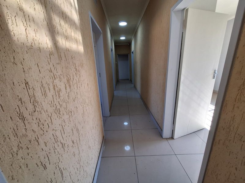 Spacious Family Home in a Prime Central Location - Photo 3