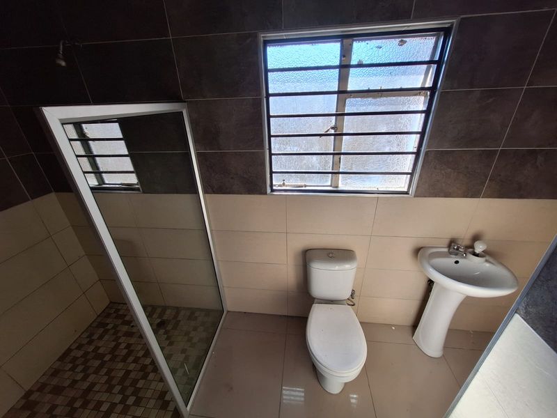 Spacious Family Home in a Prime Central Location - Photo 4