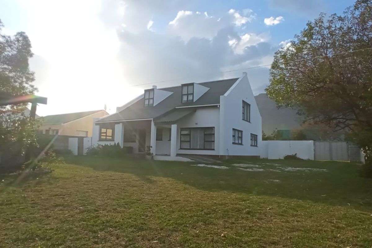 Three bed house to rent in Vermont, Hermanus - Photo 3