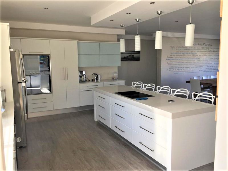 Stunning River Views | Long Term Home With No December Move Out. - Photo 3