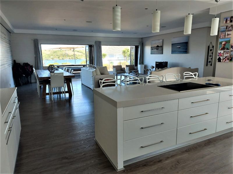 Stunning River Views | Long Term Home With No December Move Out. - Photo 2