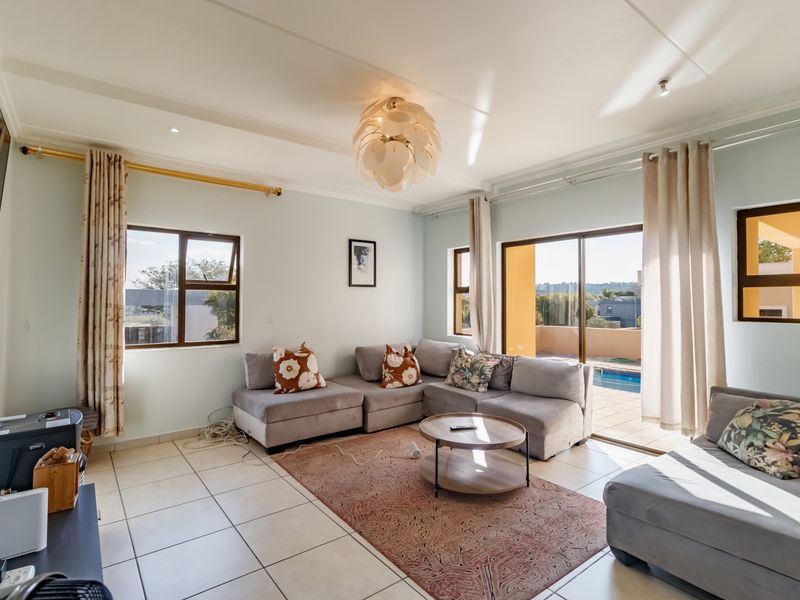 Stunning 3-bedroom house for sale in Kyalami Hills, Midrand—your dream home awaits! Don't miss out! - Photo 5