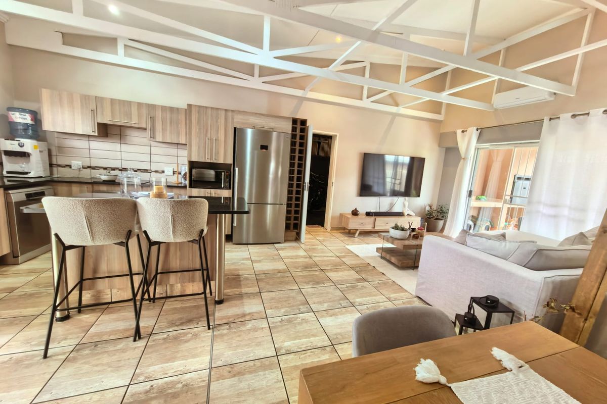 Charming three bedroom home in Waterval East - Photo 3