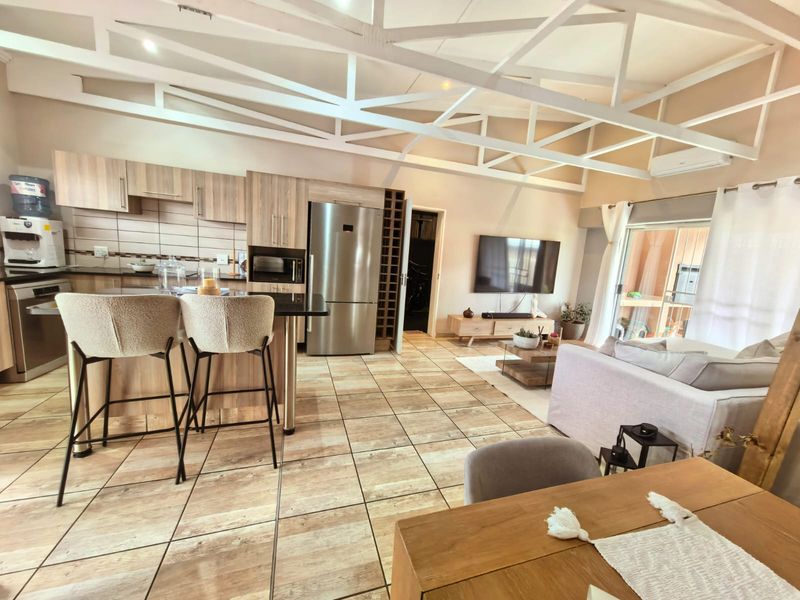 Charming three bedroom home in Waterval East - Photo 3