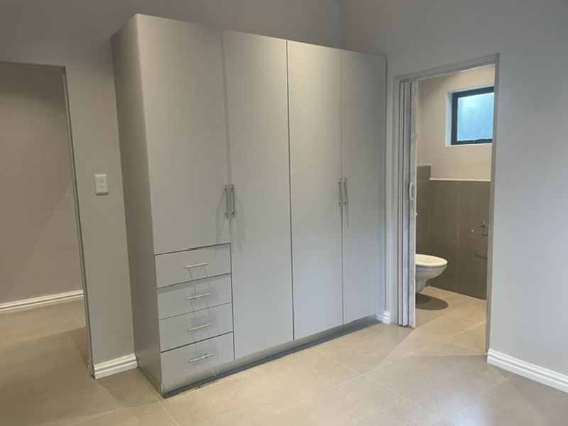 Stunning Two Bedroom unit in Westville Central - Photo 10