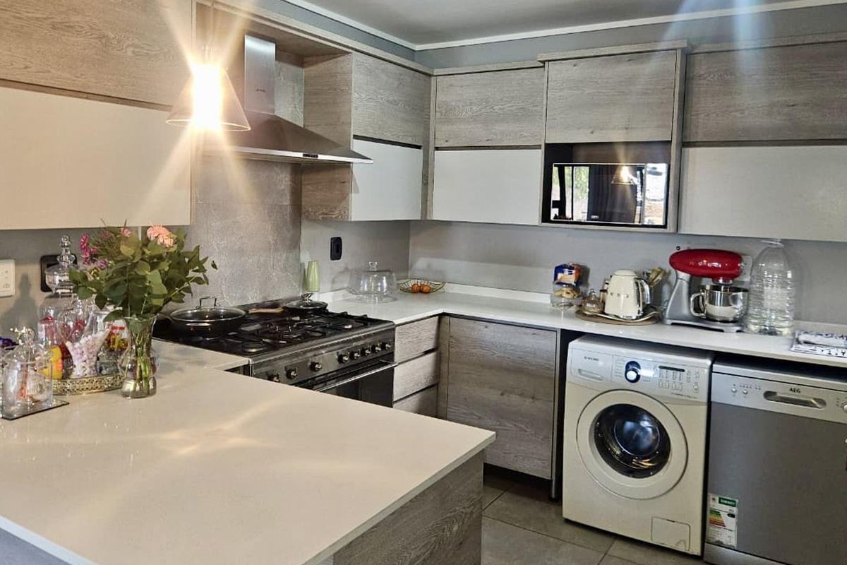 A stunning apartment well located. Priced to go - Photo 2