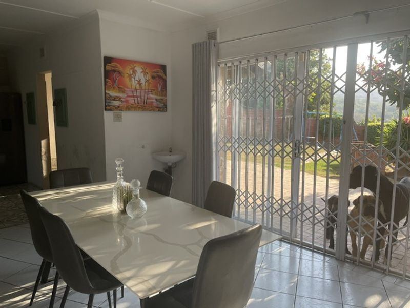 Spacious 3 Bedroom to Let - Photo 2