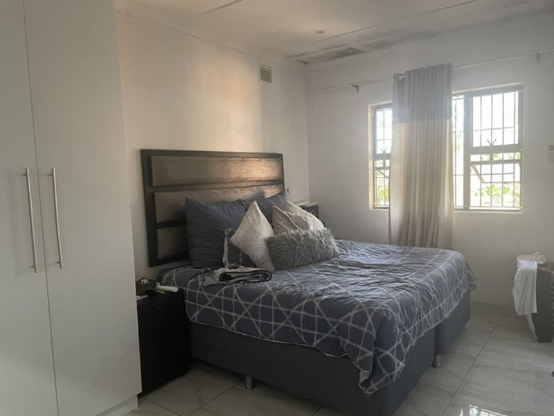 Spacious 3 Bedroom to Let - Photo 7