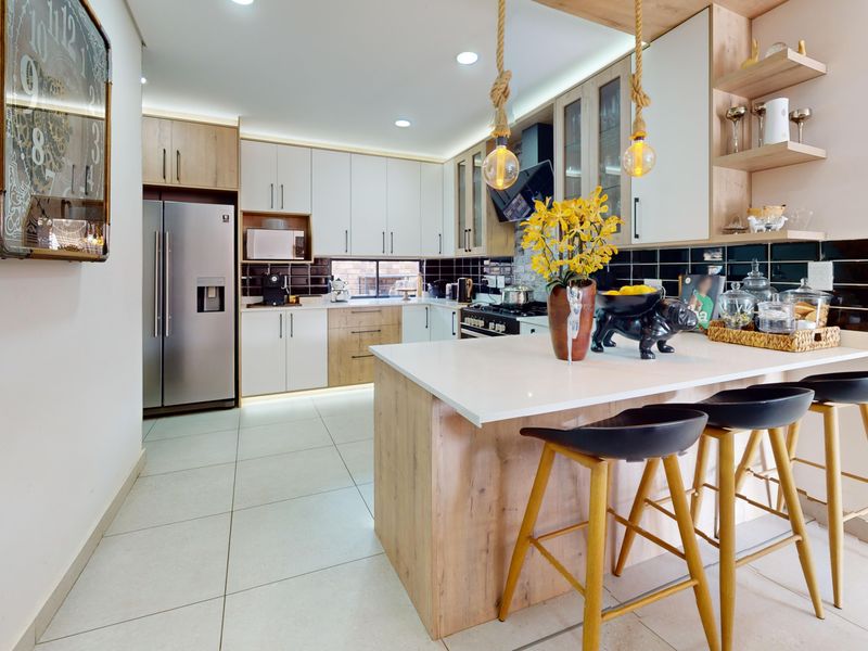 Ultra Modern Full Title Home Situated In Secure Complex! - Photo 9