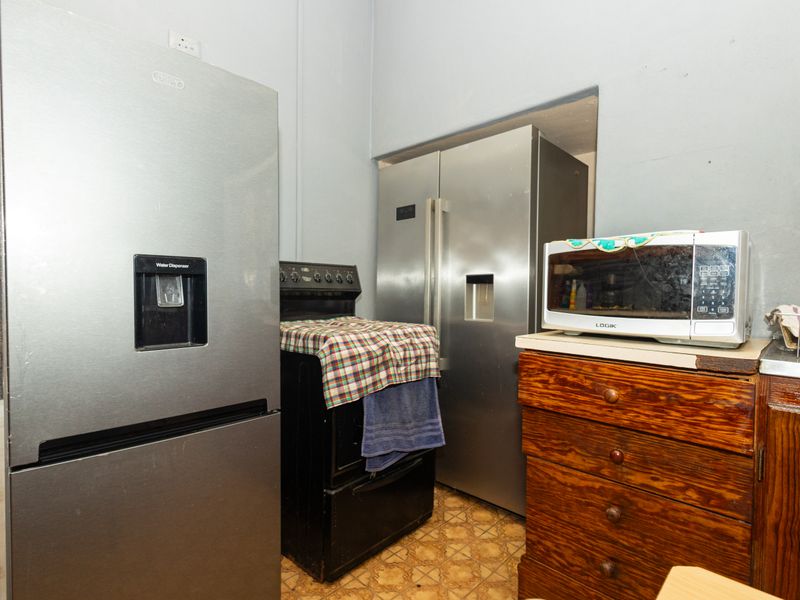 Top location.....this property is located in popular 10th Avenue Belmont Park in a very quiet area - Photo 10