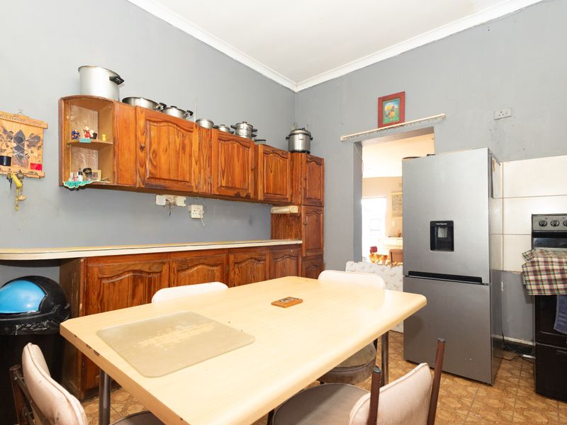 Top location.....this property is located in popular 10th Avenue Belmont Park in a very quiet area - Photo 9