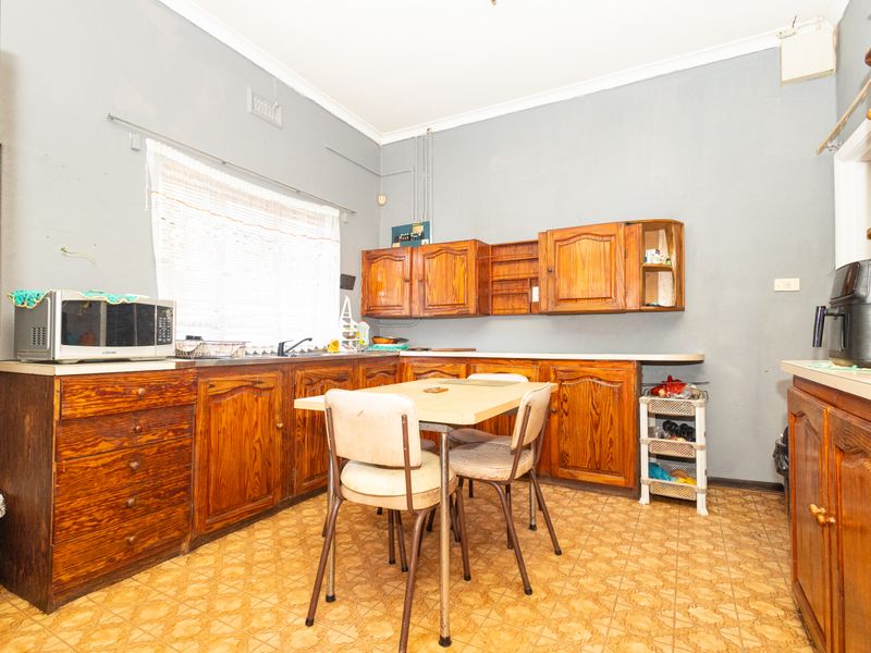 Top location.....this property is located in popular 10th Avenue Belmont Park in a very quiet area - Photo 7
