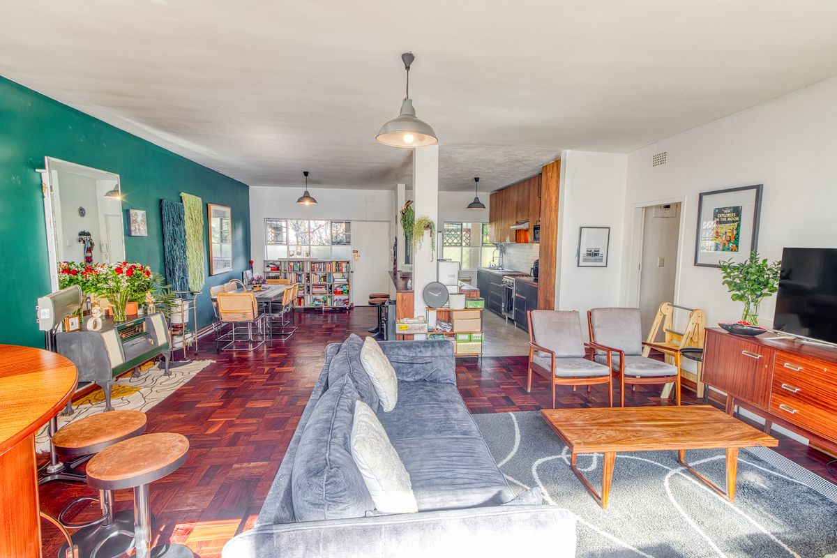 Stylish City Living in Exceptional Location! - Photo 2