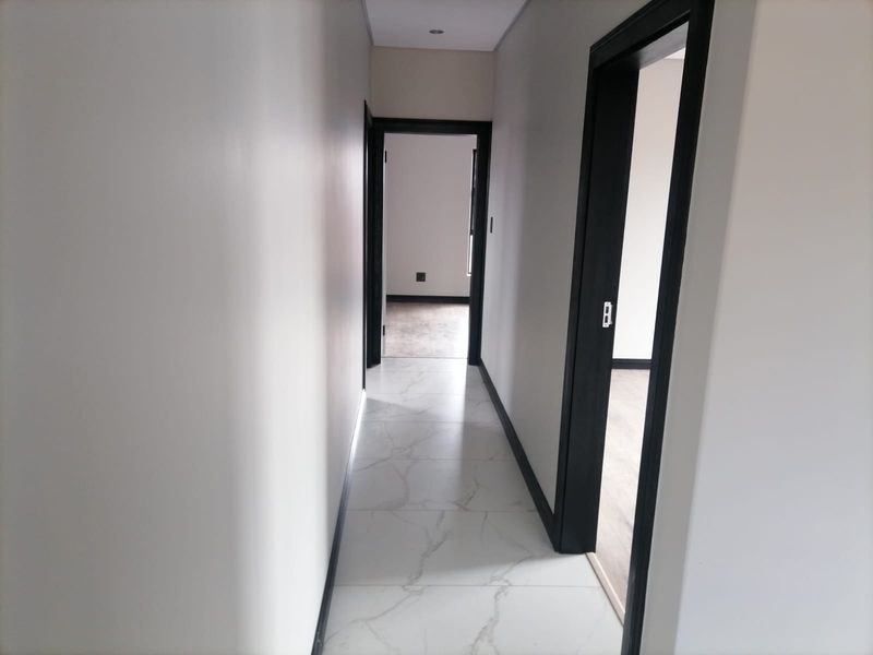 THREE BEDROOM TWO BATHROOM AND DOUBLE GARAGE IN DU VIN ESTATE RASLOUW(CENTURION) - Photo 10