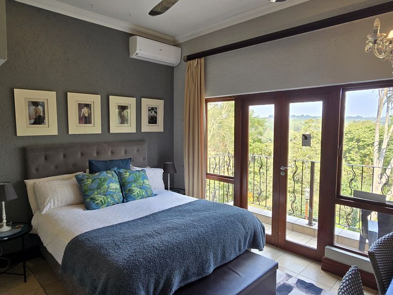Luxury Living - 6 Bedrooms & ensuites with beautiful views in White River Country Estate - Photo 7