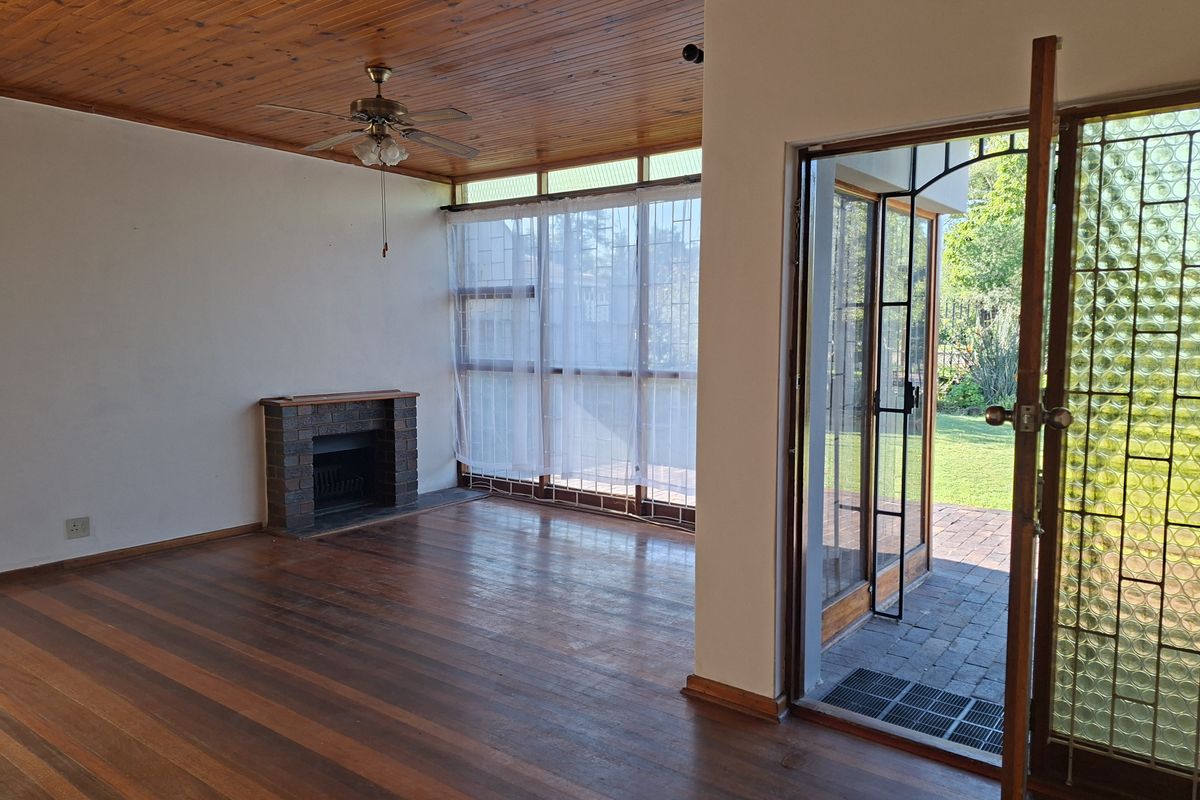 Spacious 4-Bedroom Family Home - Photo 4