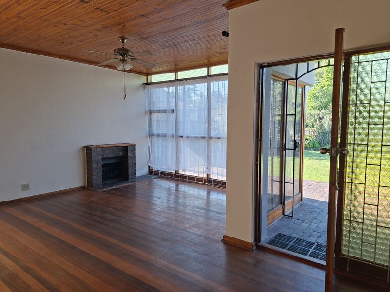 Spacious 4-Bedroom Family Home - Photo 4