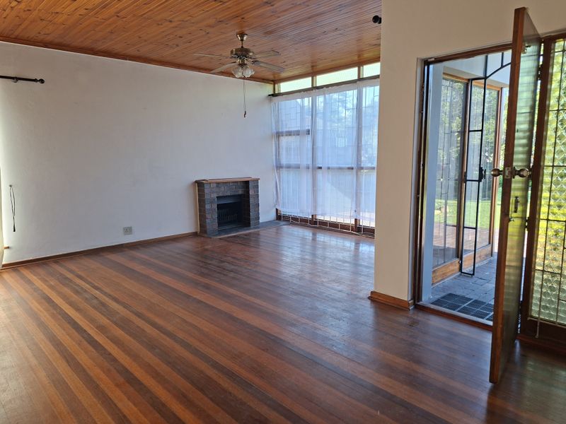 Spacious 4-Bedroom Family Home - Photo 8