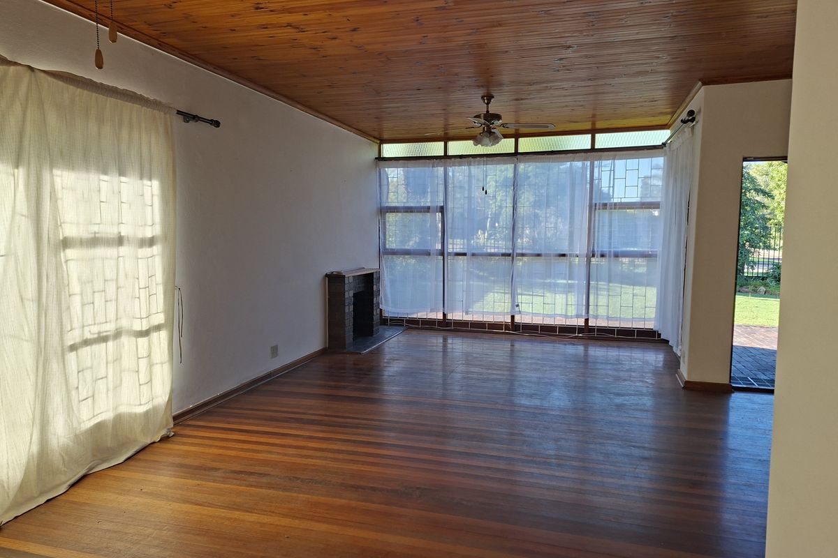 Spacious 4-Bedroom Family Home - Photo 5