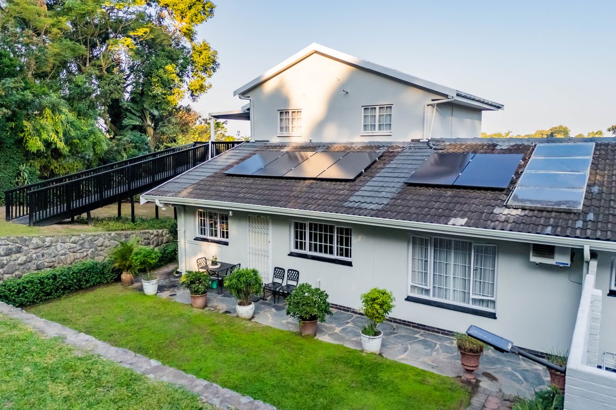 Modern Non Distressed Auction: Lets Tick Your Boxes - Immaculate Home in Atholl Heights - Photo 4