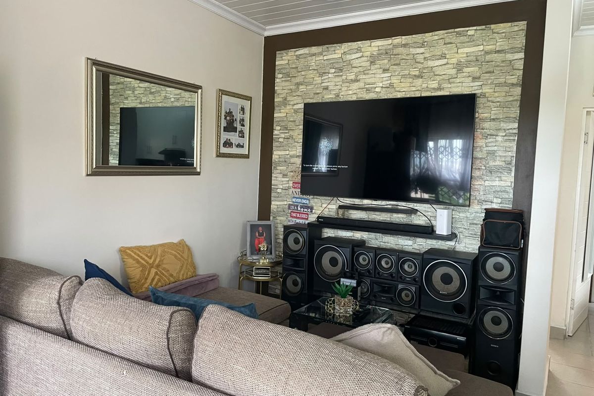 Mordern-2 Bedroom for Sale - Photo 3