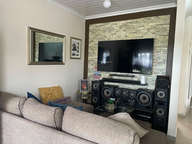 Mordern-2 Bedroom for Sale - Photo 3