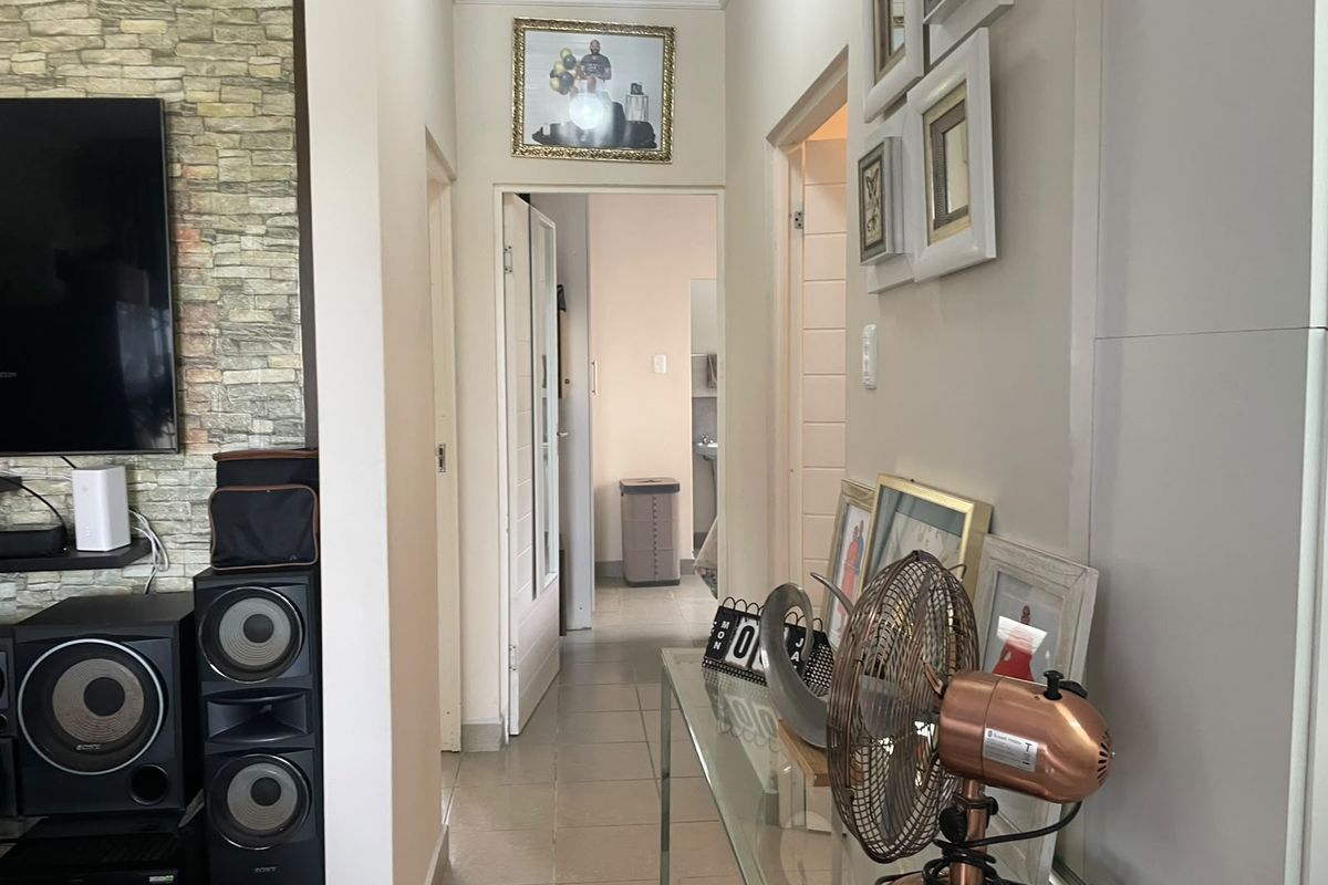 Mordern-2 Bedroom for Sale - Photo 2