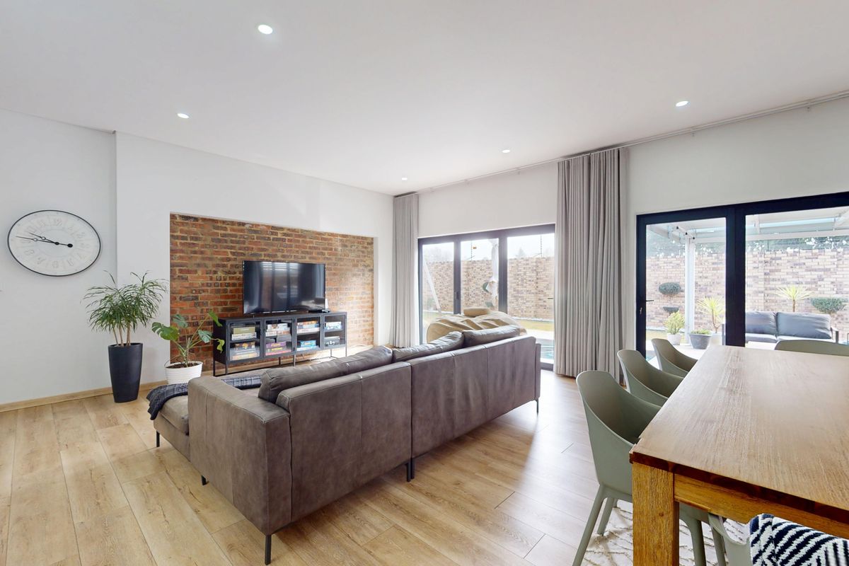 Luxury Living, Designed for Family Life - Photo 3