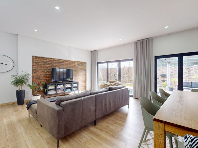 Luxury Living, Designed for Family Life - Photo 3