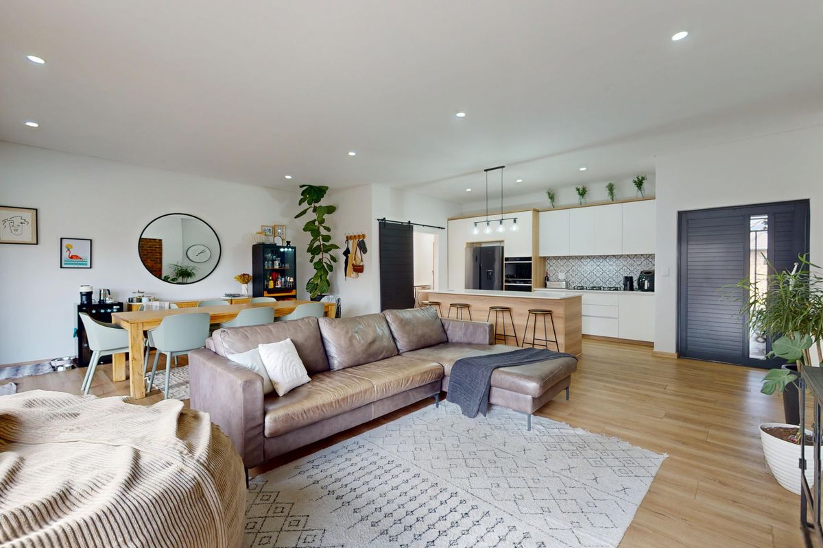 Luxury Living, Designed for Family Life - Photo 2