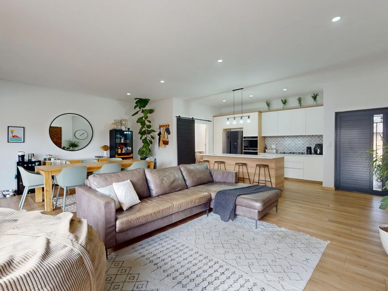 Luxury Living, Designed for Family Life - Photo 2