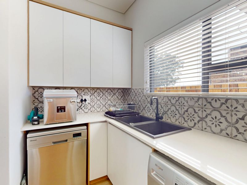 Luxury Living, Designed for Family Life - Photo 10