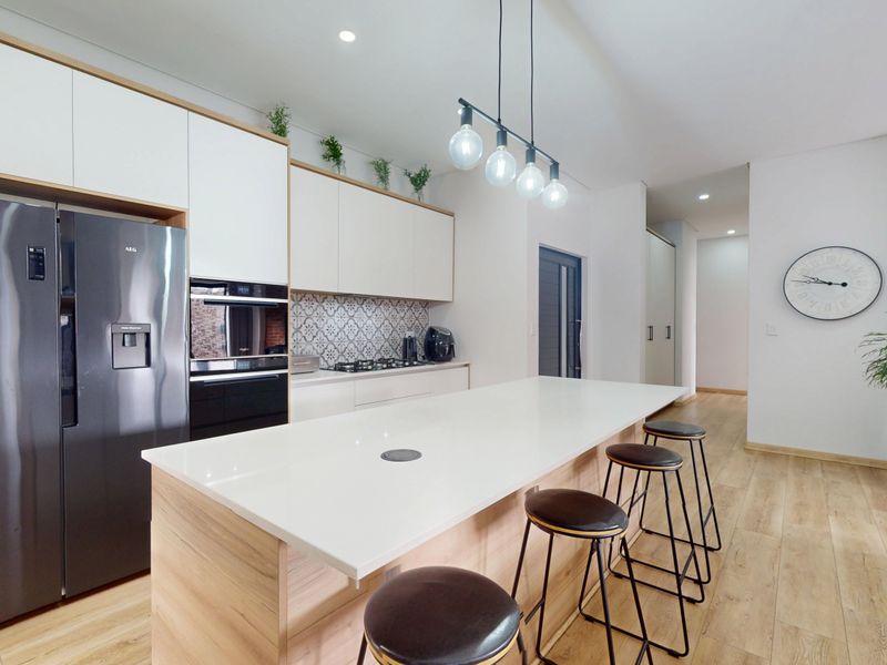 Luxury Living, Designed for Family Life - Photo 8