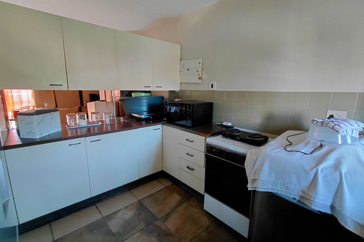 Investment Opportunity in Well-Maintained Complex - Photo 4
