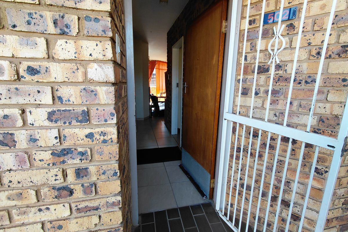 Investment Opportunity in Well-Maintained Complex - Photo 2