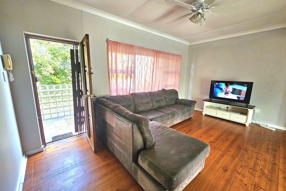 Large Family Home with 2 Bedroom Flat - Photo 4