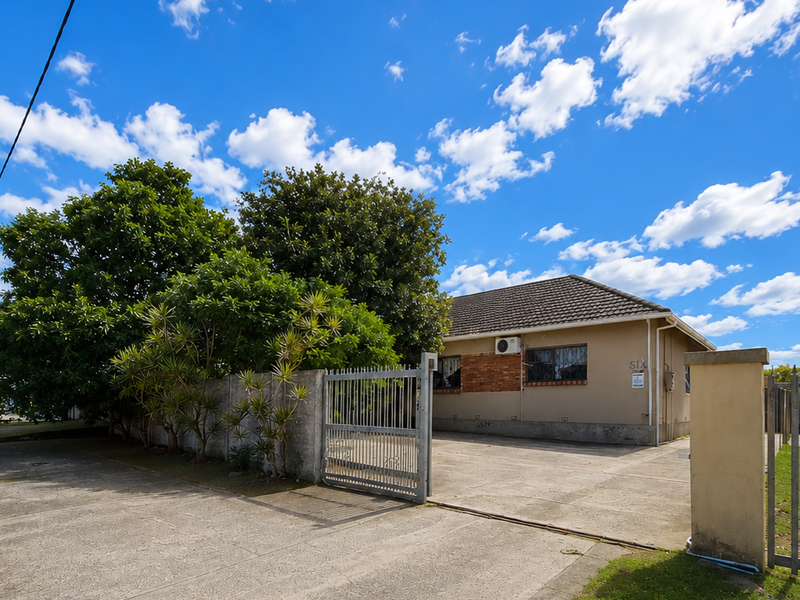 Large Family Home with 2 Bedroom Flat - Photo 1