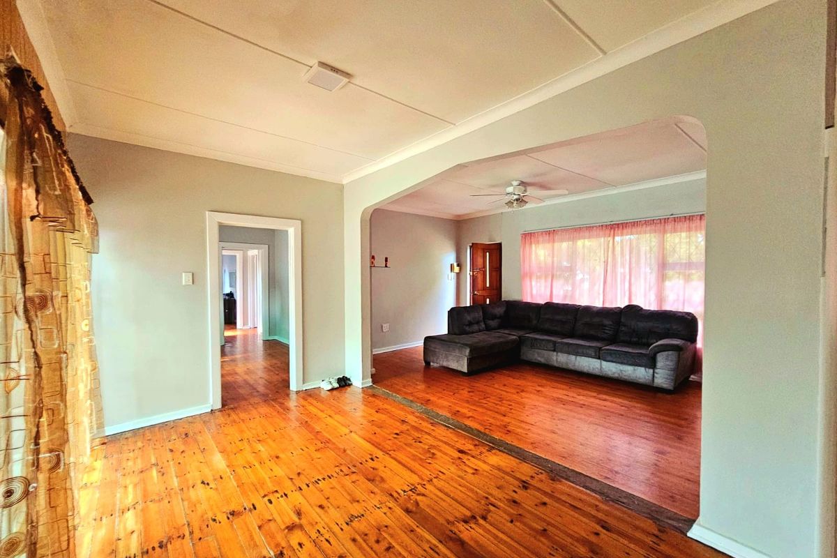 Large Family Home with 2 Bedroom Flat - Photo 3