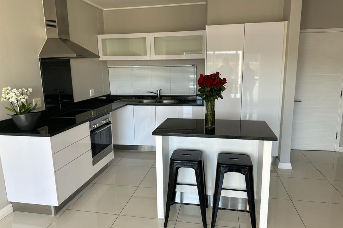 Secure, Contemporary Living with Ultimate Convenience - Photo 3