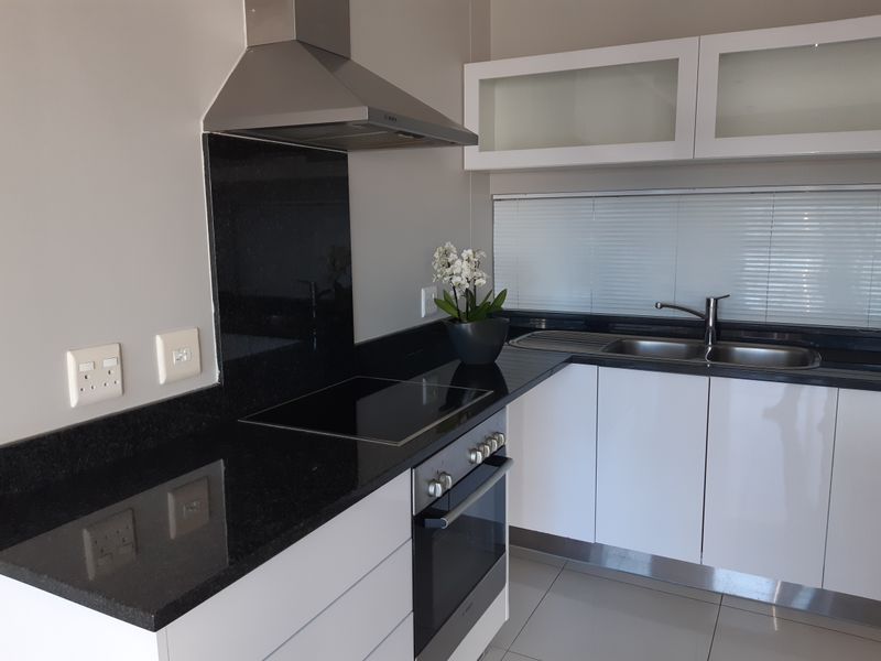 Secure, Contemporary Living with Ultimate Convenience - Photo 9