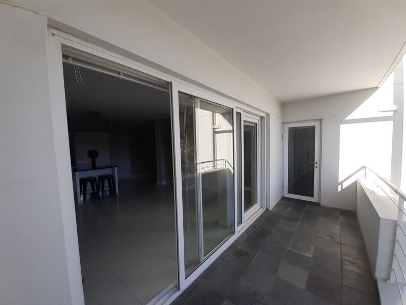 Secure, Contemporary Living with Ultimate Convenience - Photo 10