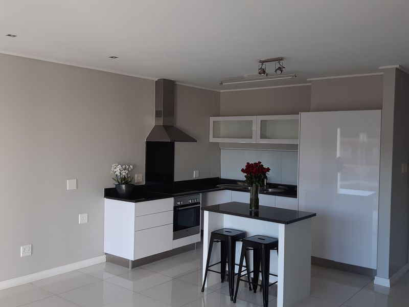 Secure, Contemporary Living with Ultimate Convenience - Photo 7