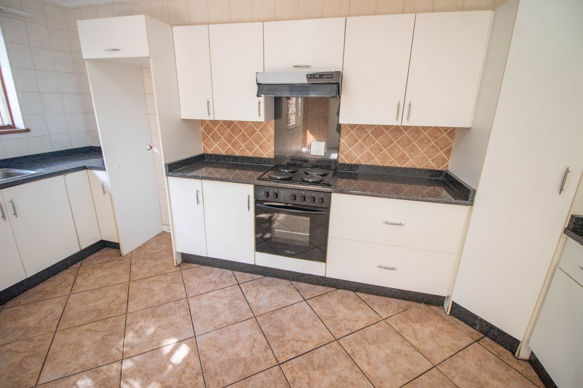 Two houses for the price of one - Photo 2
