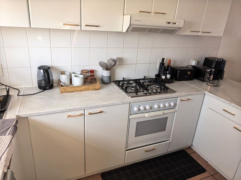 Strand Beachfront Living: 2 Bed, 2 Bath Fully Furnished, 6-Month Lease - Photo 8