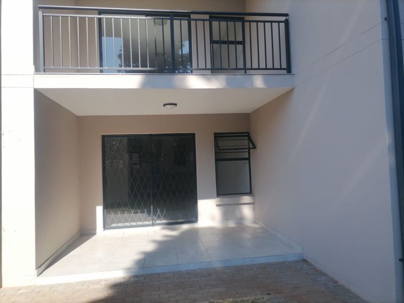 2-BEDROOM 2-BATHROOM APARTMENT FOR SALE IN DU VIN ESTATE-RASLOUW(CENTRION)GROUND FLOOR - Photo 4