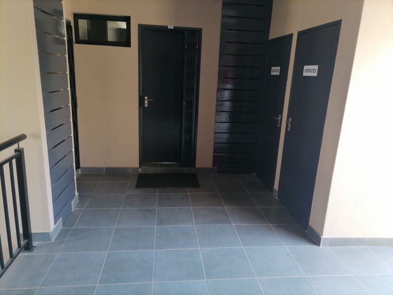 2-BEDROOM 2-BATHROOM APARTMENT FOR SALE IN DU VIN ESTATE-RASLOUW(CENTRION)GROUND FLOOR - Photo 9