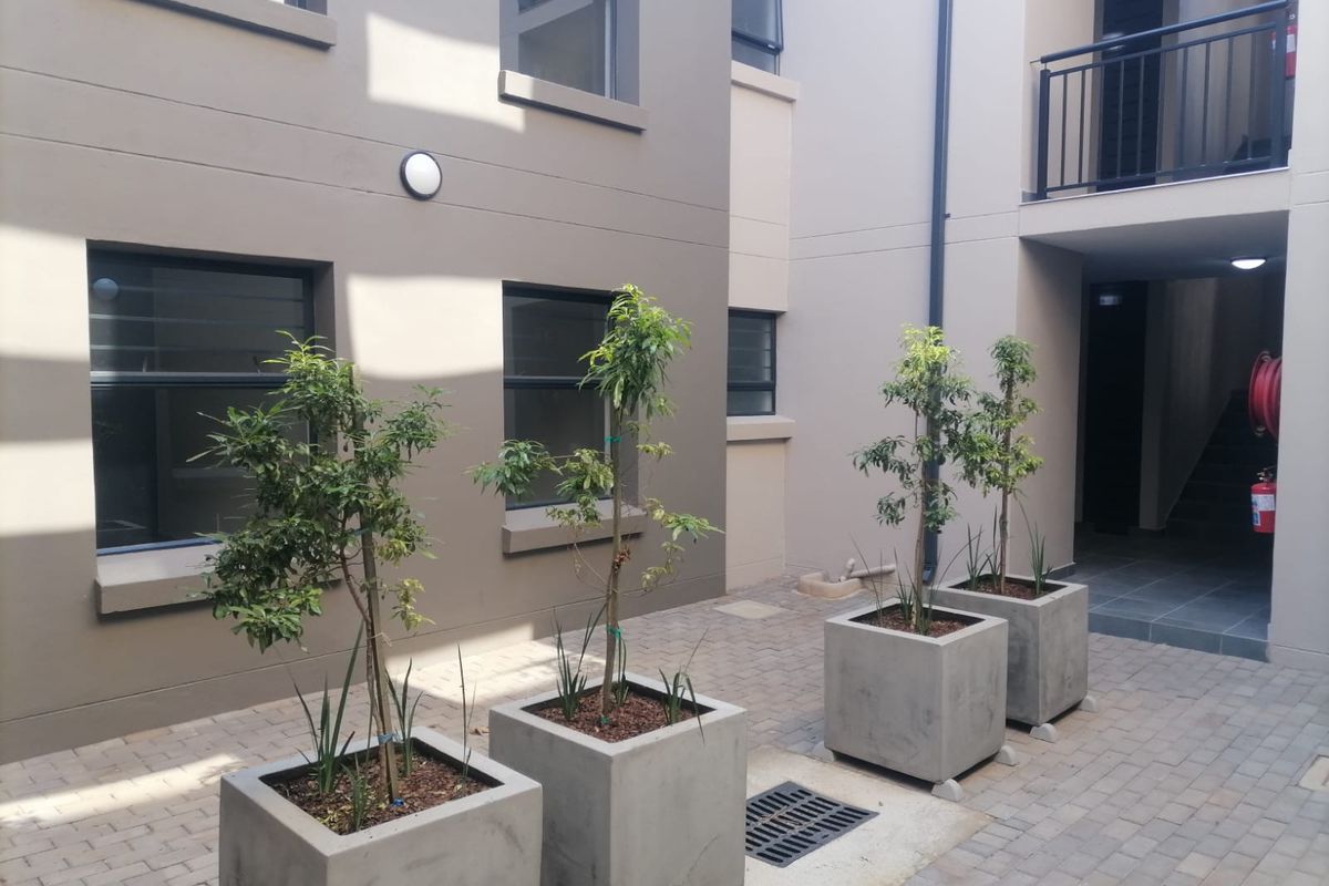 2-BEDROOM 2-BATHROOM APARTMENT FOR SALE IN DU VIN ESTATE-RASLOUW(CENTRION)GROUND FLOOR - Photo 3
